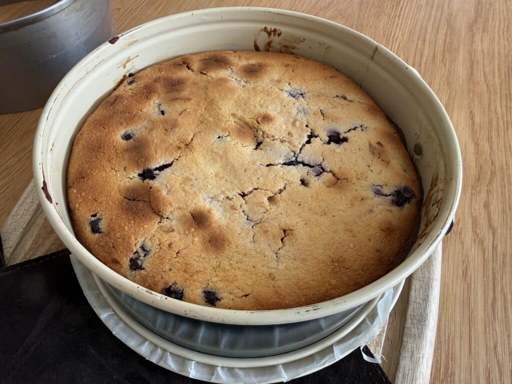 Friskbagt citronmåne med blåbær