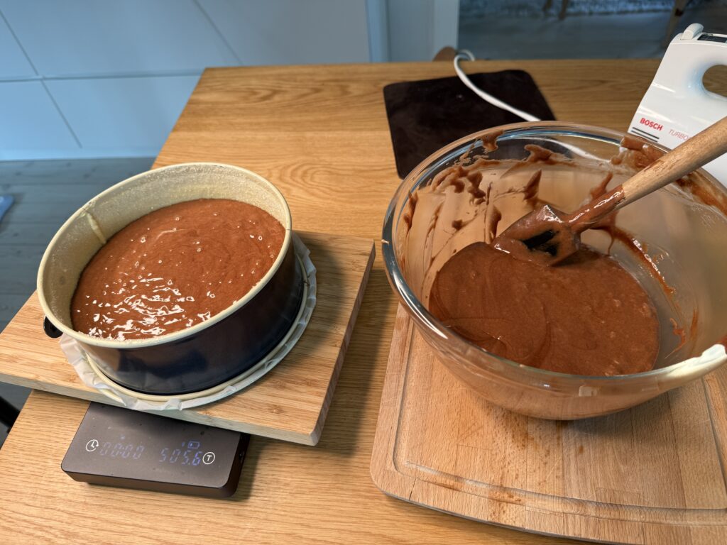 Chokolademousse bagt og chokolademousse bagt