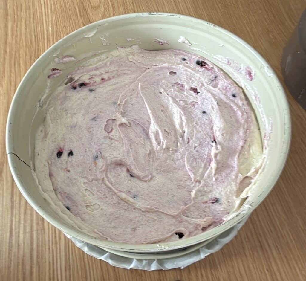 Dej til citronkage med blåbær